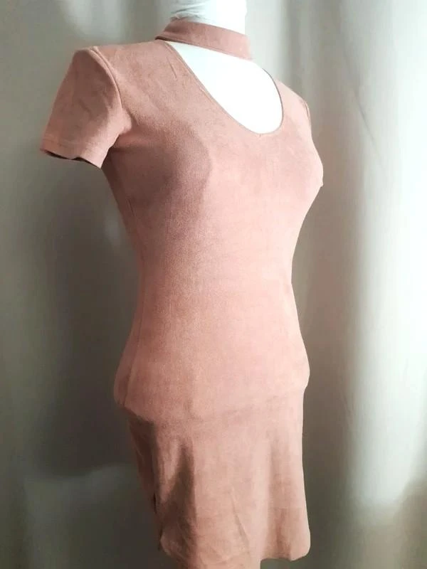 Robe courte rose poudré avec col ras-du-cou 38 - M